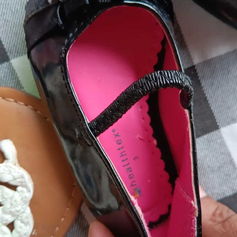 Baby girl shoe bundle. Sandles and dress shoe. Size 3 Wonder Nation
